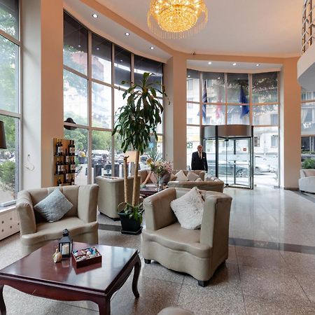 Hotel Aisi Batumi Bagian luar foto