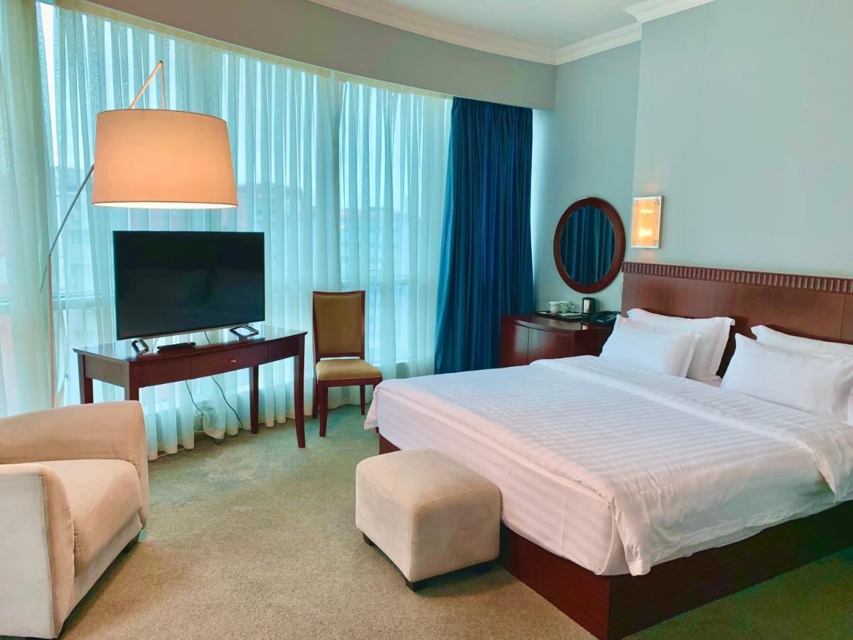 Hotel Aisi Batumi Bagian luar foto