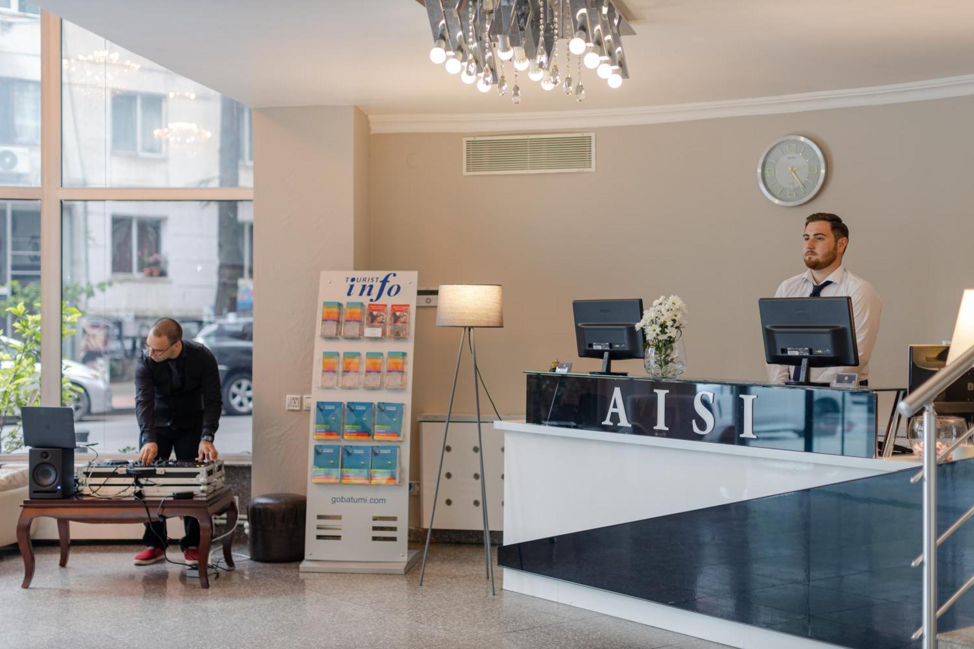Hotel Aisi Batumi Bagian luar foto