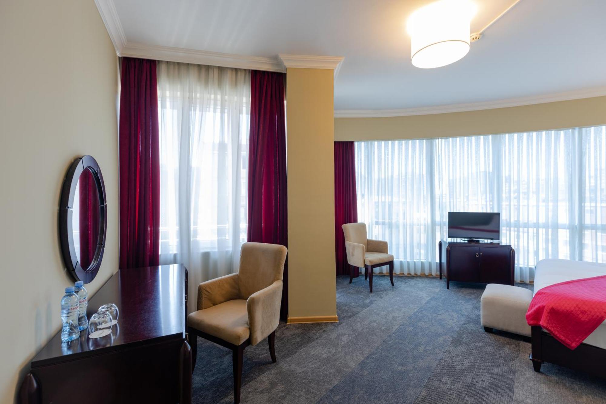 Hotel Aisi Batumi Bagian luar foto