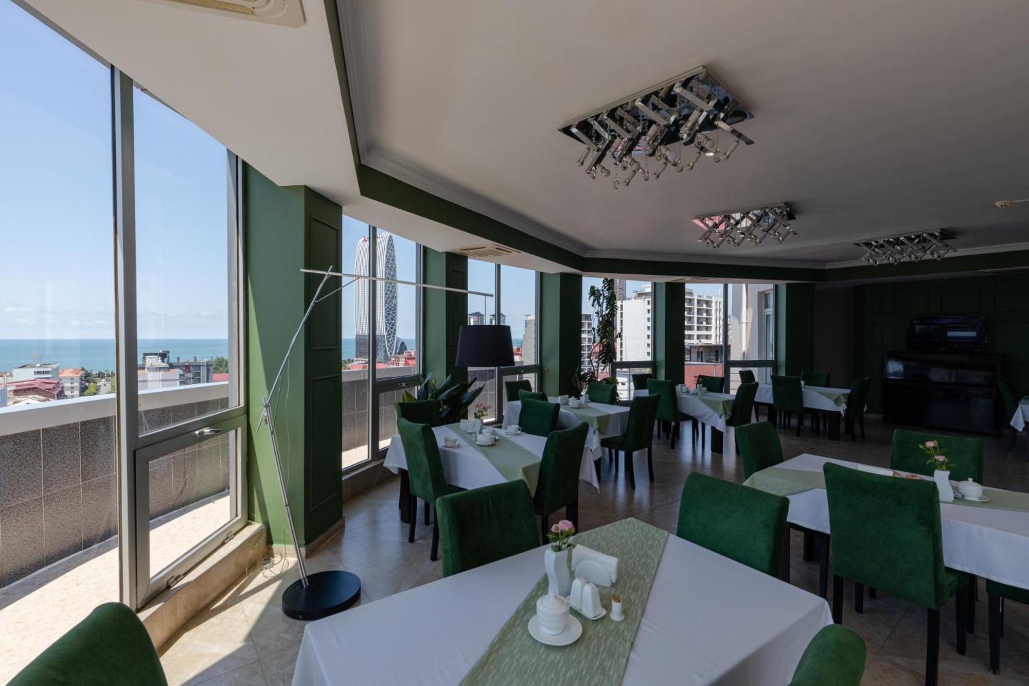 Hotel Aisi Batumi Bagian luar foto