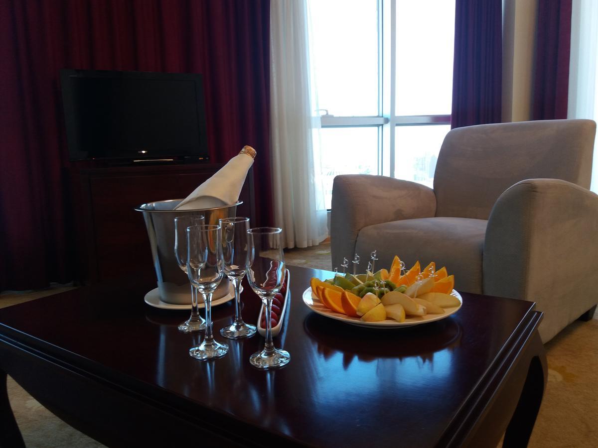 Hotel Aisi Batumi Bagian luar foto