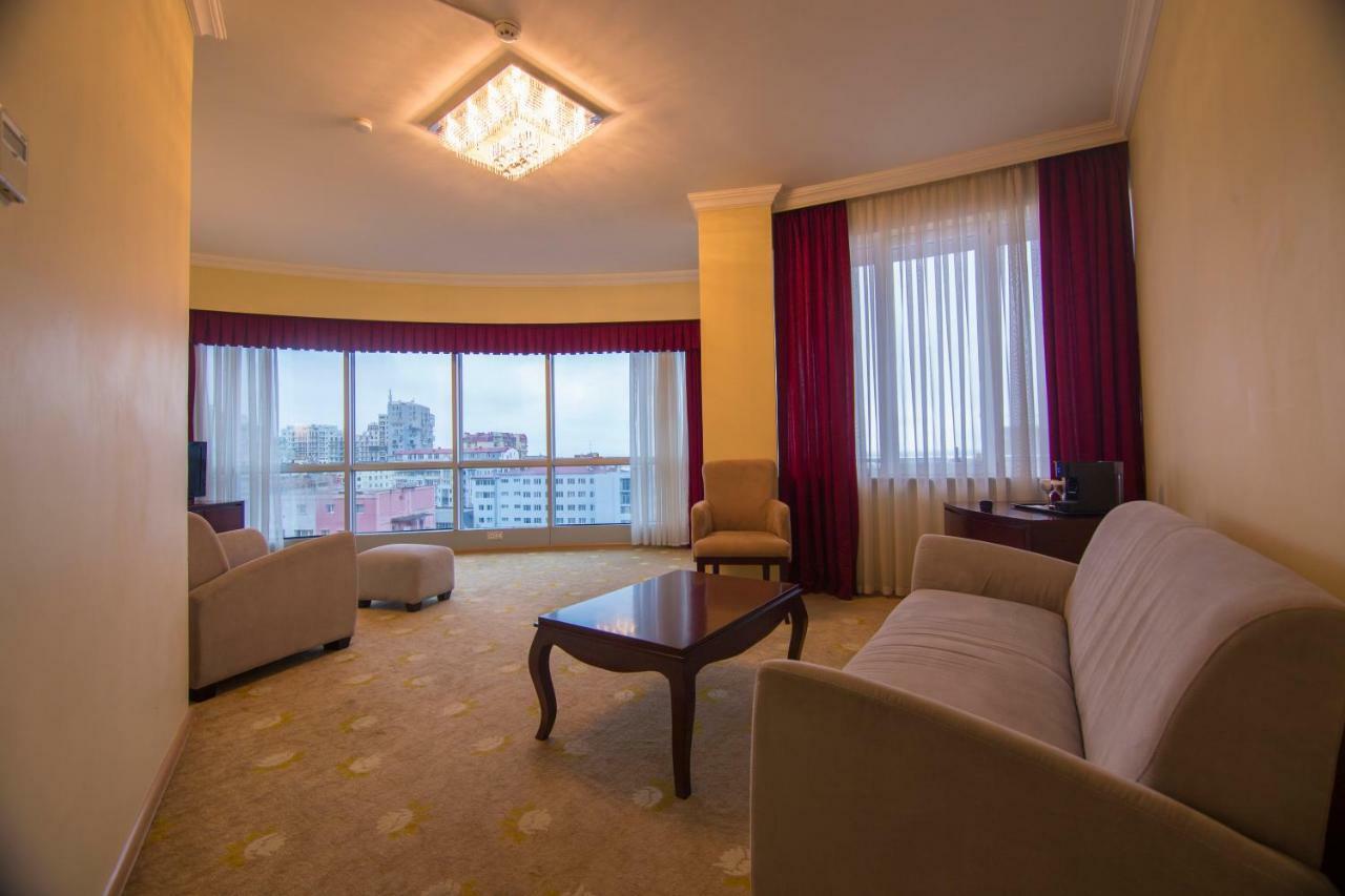Hotel Aisi Batumi Bagian luar foto